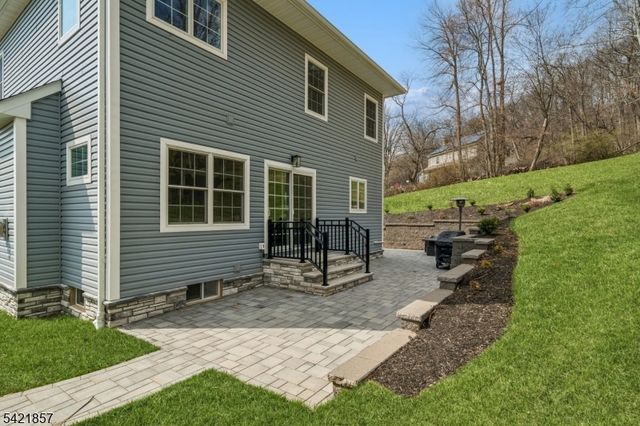 518 Cardinal Ln, Green Brook Twp., NJ 08812