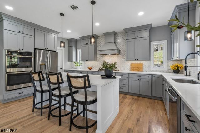 518 Cardinal Ln, Green Brook Twp., NJ 08812
