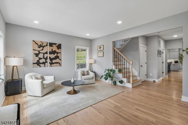518 Cardinal Ln, Green Brook Twp., NJ 08812