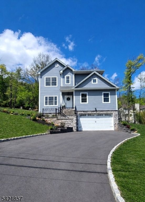 518 Cardinal Ln, Green Brook Twp., NJ 08812