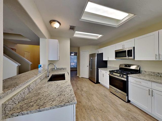 16942 Hampton Glen Court, Houston, TX 77083