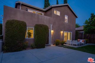 15031 Hartland Street, Van Nuys (los Angeles), CA 91405