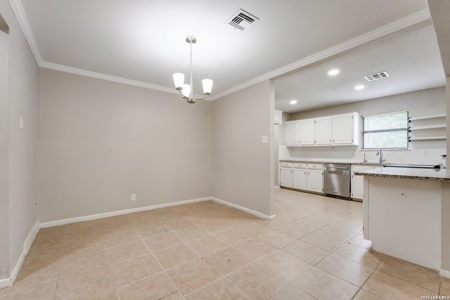 6239 Welles Brook Dr, San Antonio, TX 78240