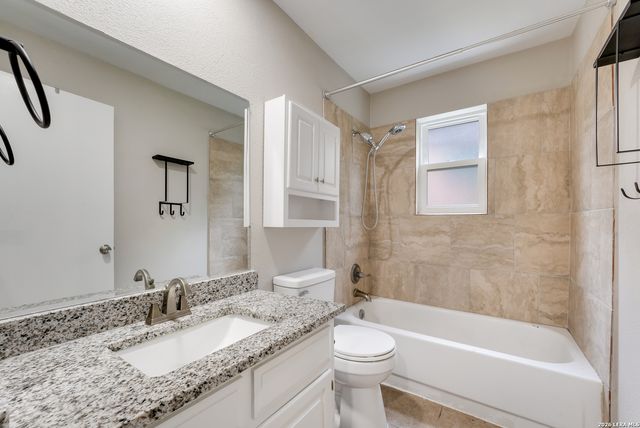 6239 Welles Brook Dr, San Antonio, TX 78240