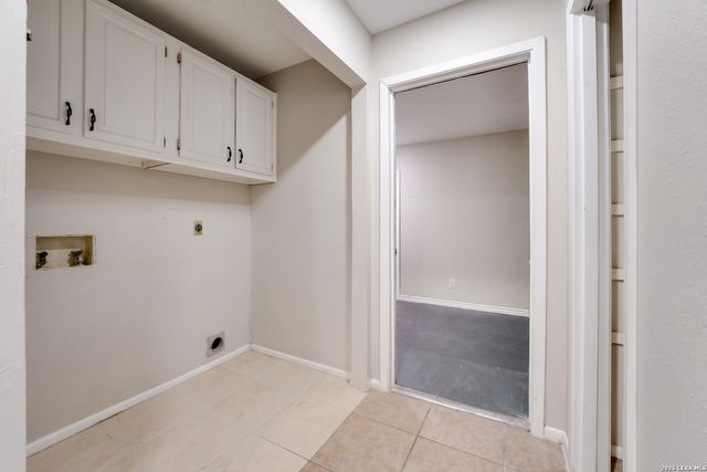 6239 Welles Brook Dr, San Antonio, TX 78240