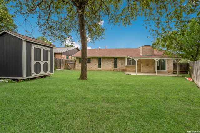 6239 Welles Brook Dr, San Antonio, TX 78240