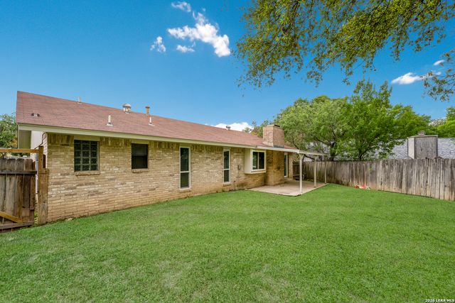 6239 Welles Brook Dr, San Antonio, TX 78240
