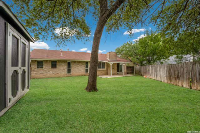 6239 Welles Brook Dr, San Antonio, TX 78240