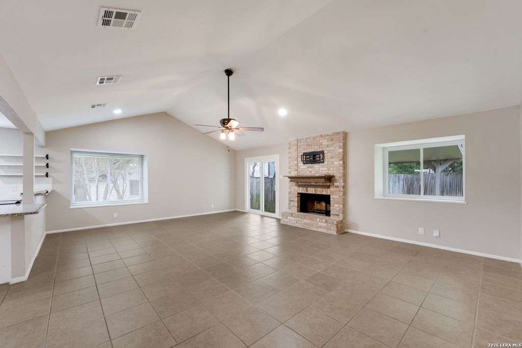 6239 Welles Brook Dr, San Antonio, TX 78240