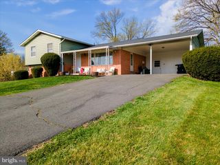 11907 BERLIN TPKE, Lovettsville, VA 20180