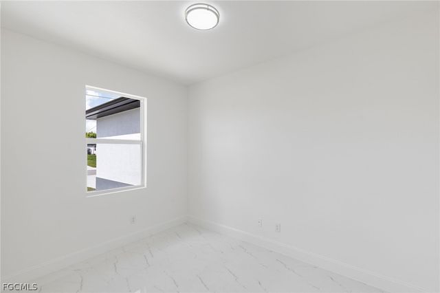 2703 18th ST SW, Lehigh Acres, FL 33976