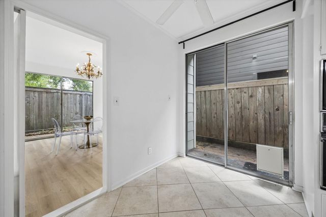 201 Vanderpool Lane 105, Houston, TX 77024