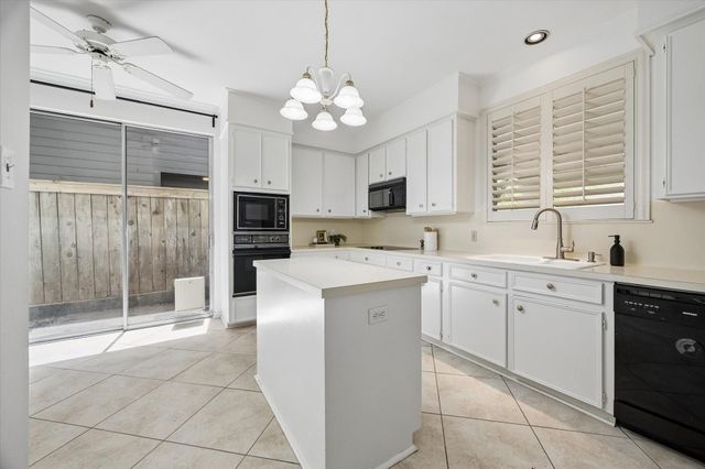 201 Vanderpool Lane 105, Houston, TX 77024