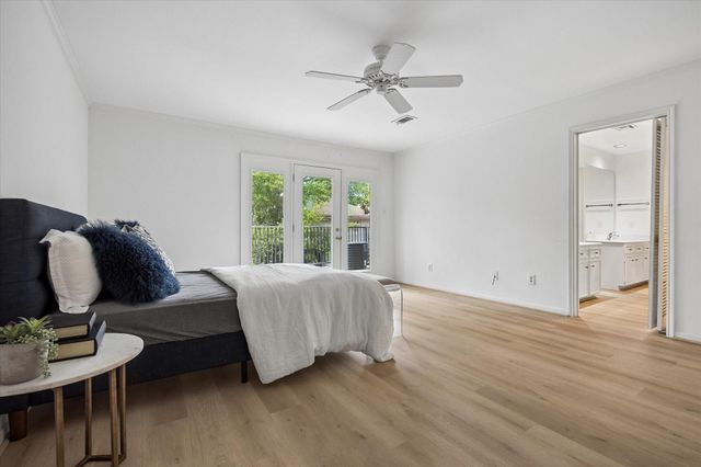 201 Vanderpool Lane 105, Houston, TX 77024