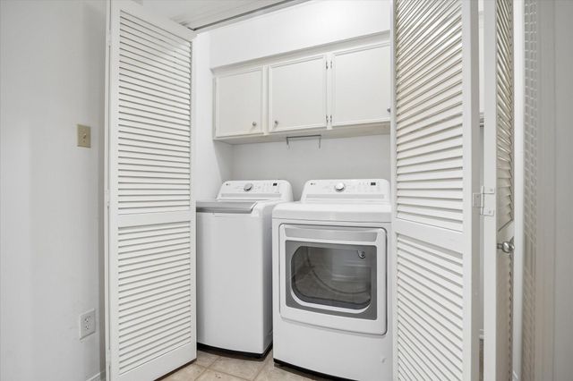 201 Vanderpool Lane 105, Houston, TX 77024