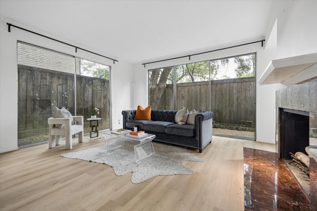 201 Vanderpool Lane 105, Houston, TX 77024