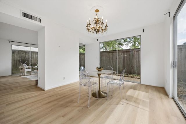 201 Vanderpool Lane 105, Houston, TX 77024