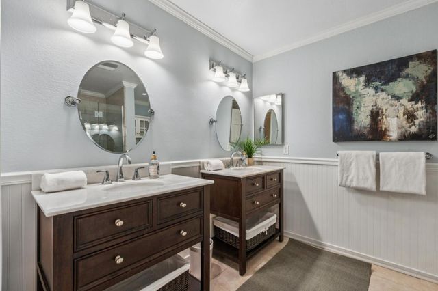 1115 Continentals Way 203, Belmont, CA 94002