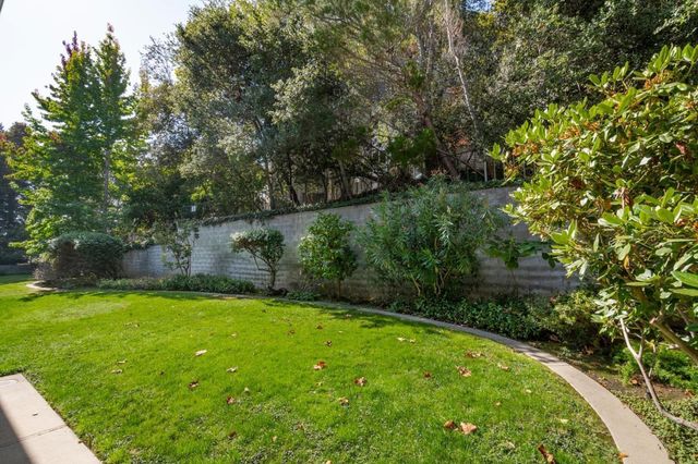 1115 Continentals Way 203, Belmont, CA 94002