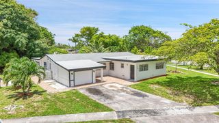 301 NW 38th St, Deerfield Beach, FL 33064