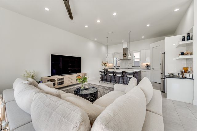 2235 Lovedale Avenue 101, Dallas, TX 75235