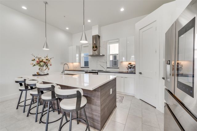 2235 Lovedale Avenue 101, Dallas, TX 75235