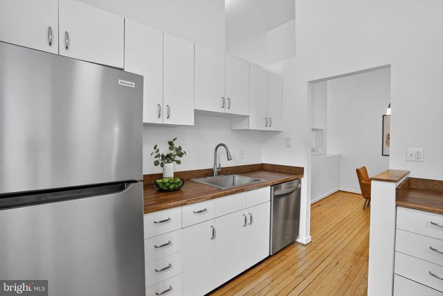 823 S SHARP ST, Baltimore, MD 21230