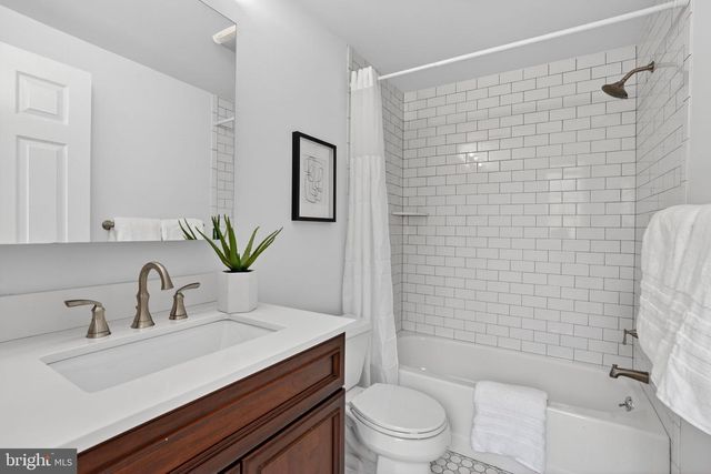 823 S SHARP ST, Baltimore, MD 21230