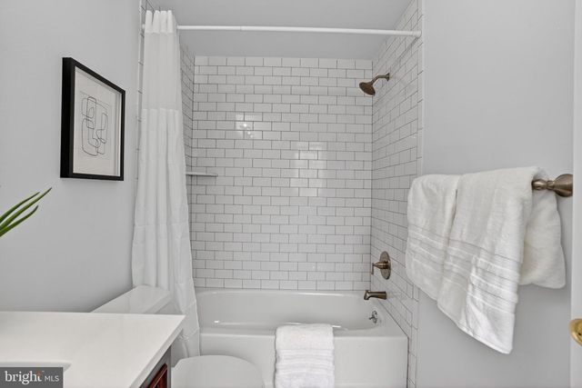 823 S SHARP ST, Baltimore, MD 21230