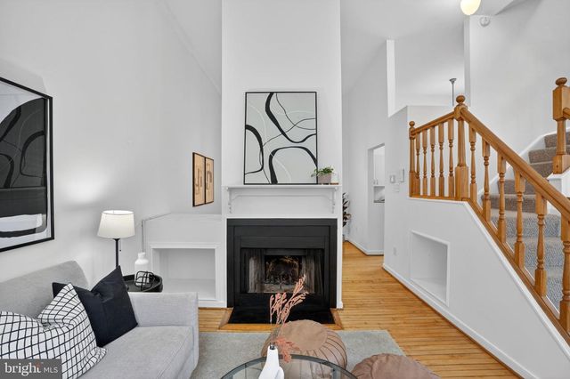 823 S SHARP ST, Baltimore, MD 21230