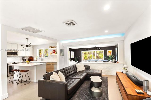 315 N 31st Rd, Hollywood, FL 33021