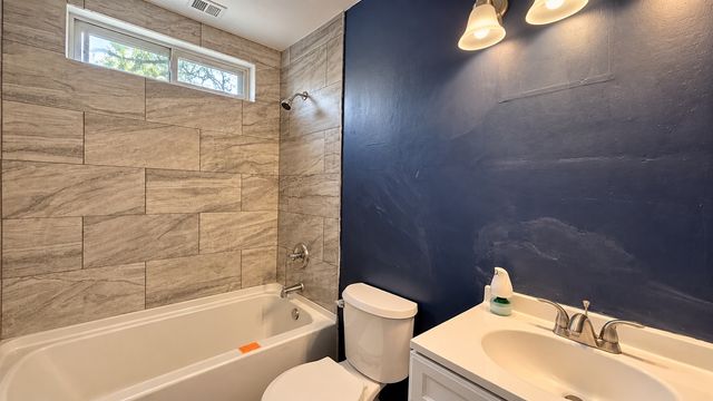 4241 Greenbrier Lane, Richton Park, IL 60471