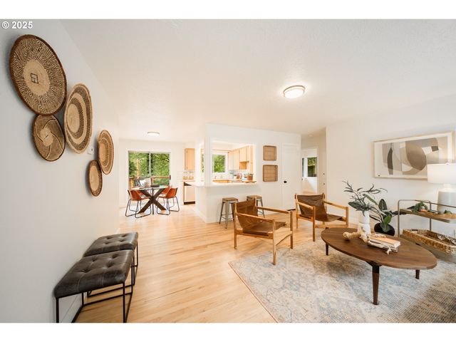 4239 Sw GARDEN HOME Rd, Portland, OR 97219