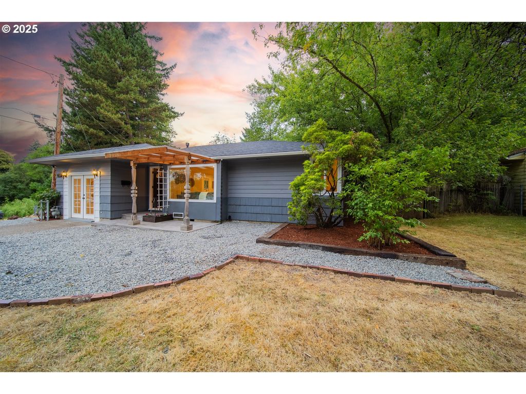 4239 Sw GARDEN HOME Rd, Portland, OR 97219