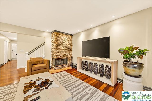 8053 Cross Creek Circle, Upper Macungie Twp, PA 18031