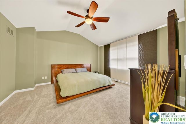 8053 Cross Creek Circle, Upper Macungie Twp, PA 18031