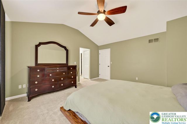 8053 Cross Creek Circle, Upper Macungie Twp, PA 18031