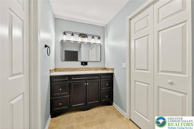 8053 Cross Creek Circle, Upper Macungie Twp, PA 18031