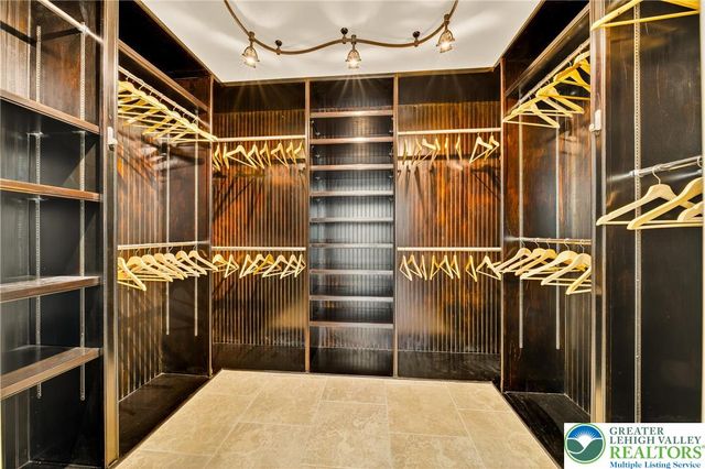 8053 Cross Creek Circle, Upper Macungie Twp, PA 18031