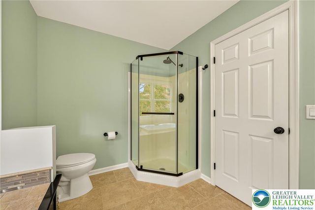 8053 Cross Creek Circle, Upper Macungie Twp, PA 18031