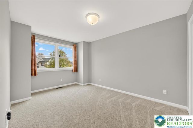 8053 Cross Creek Circle, Upper Macungie Twp, PA 18031