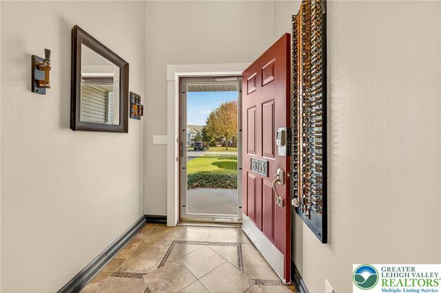 8053 Cross Creek Circle, Upper Macungie Twp, PA 18031