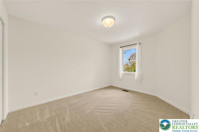 8053 Cross Creek Circle, Upper Macungie Twp, PA 18031