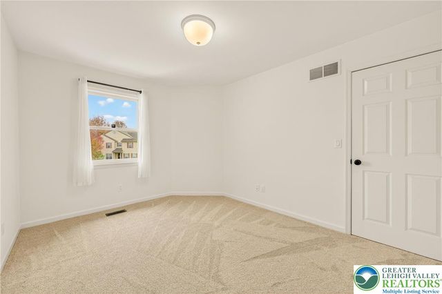 8053 Cross Creek Circle, Upper Macungie Twp, PA 18031