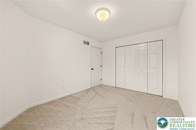 8053 Cross Creek Circle, Upper Macungie Twp, PA 18031