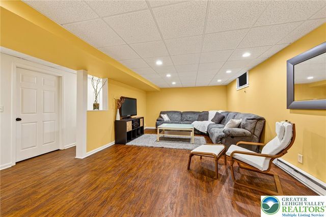 8053 Cross Creek Circle, Upper Macungie Twp, PA 18031