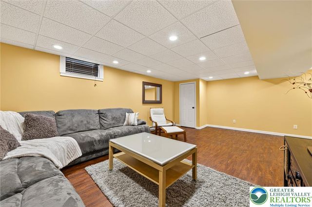 8053 Cross Creek Circle, Upper Macungie Twp, PA 18031