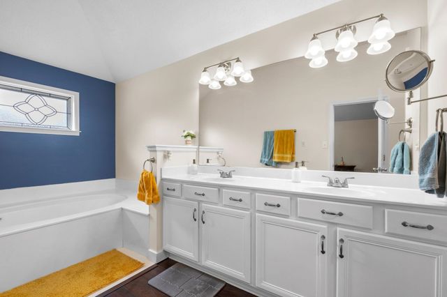 9333 BREAKSTONE CV, Collierville, TN 38017