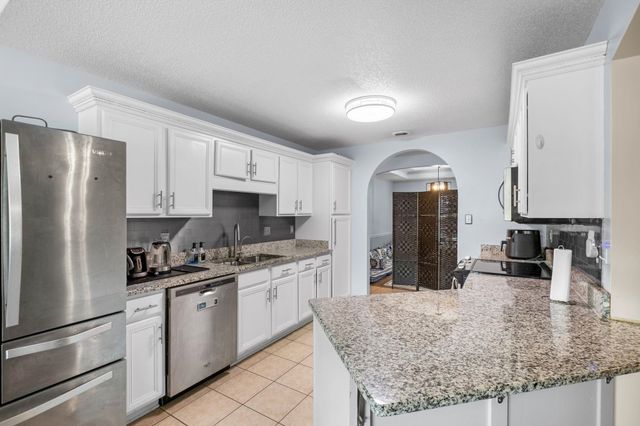 9333 BREAKSTONE CV, Collierville, TN 38017