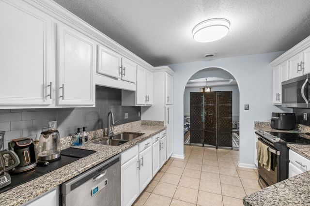 9333 BREAKSTONE CV, Collierville, TN 38017